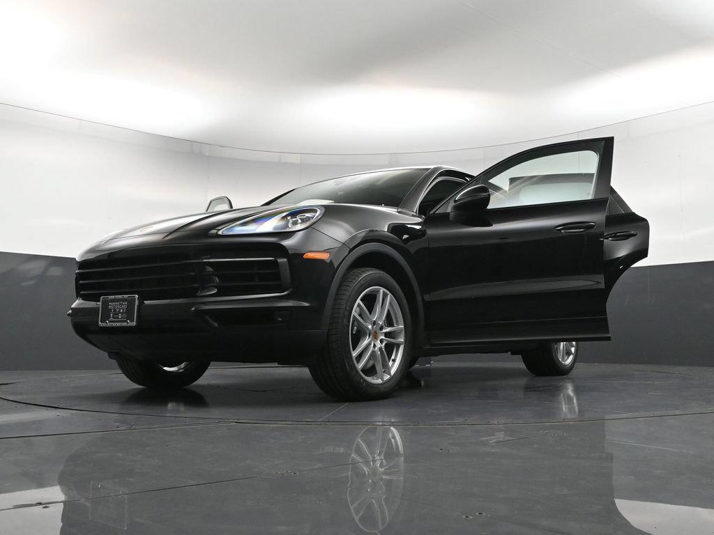 2023 Porsche Cayenne Base