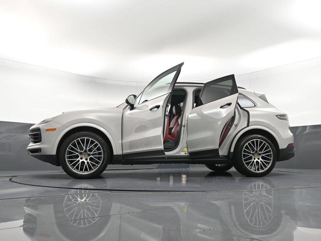 2023 Porsche Cayenne Base