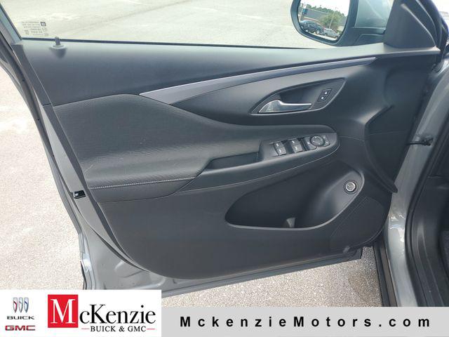 2026 Buick NV Preferred FWD