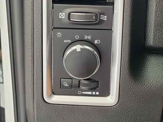 2024 Ram 1500 Classic SLT Quad Cab 4x4 64 Box