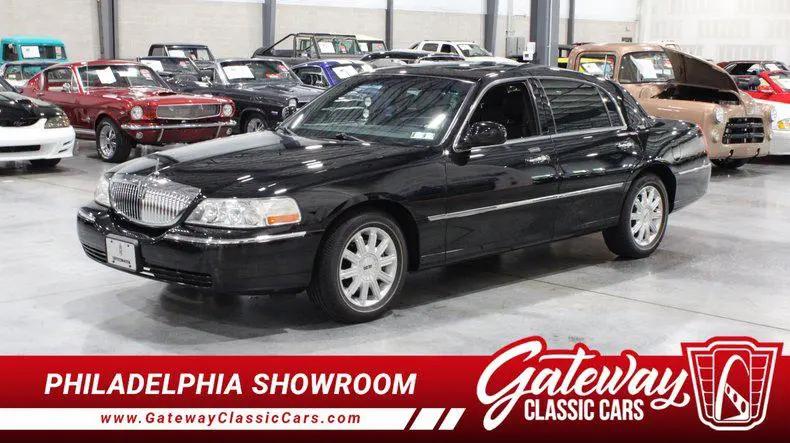 2006 Lincoln Town Car Signature Limited for sale in O Fallon, IL