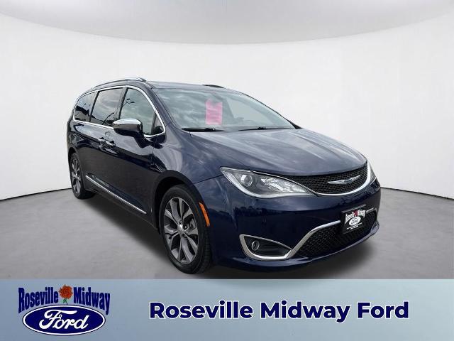 2017 Chrysler Pacifica Limited for sale in Roseville, MN