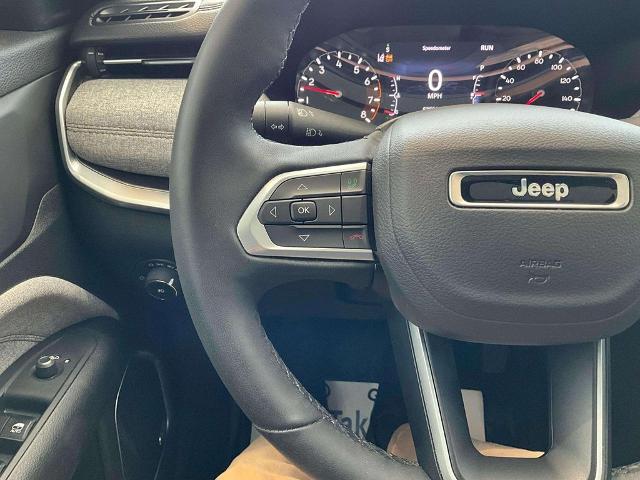 2023 Jeep Compass Latitude Lux FWD
