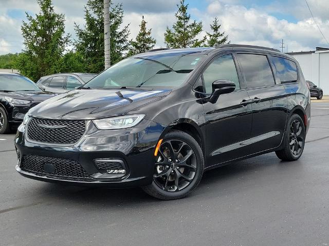 2025 Chrysler Pacifica Limited for sale in Battle Creek, MI