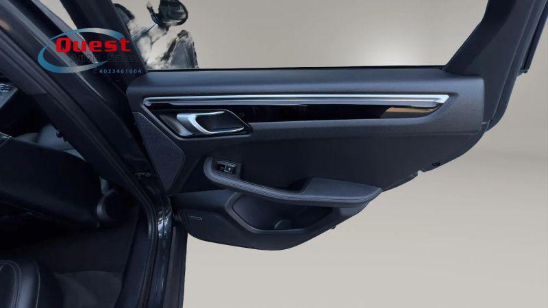 2020 Porsche Macan Base