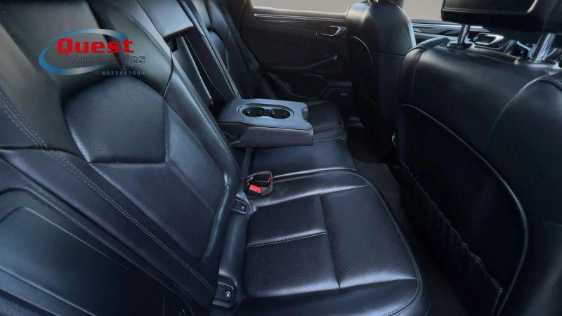 2020 Porsche Macan Base