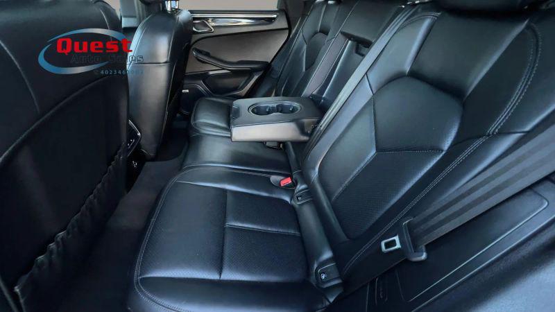 2020 Porsche Macan Base