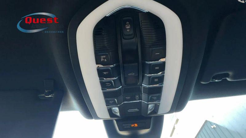 2020 Porsche Macan Base