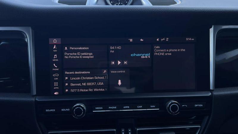 2020 Porsche Macan Base
