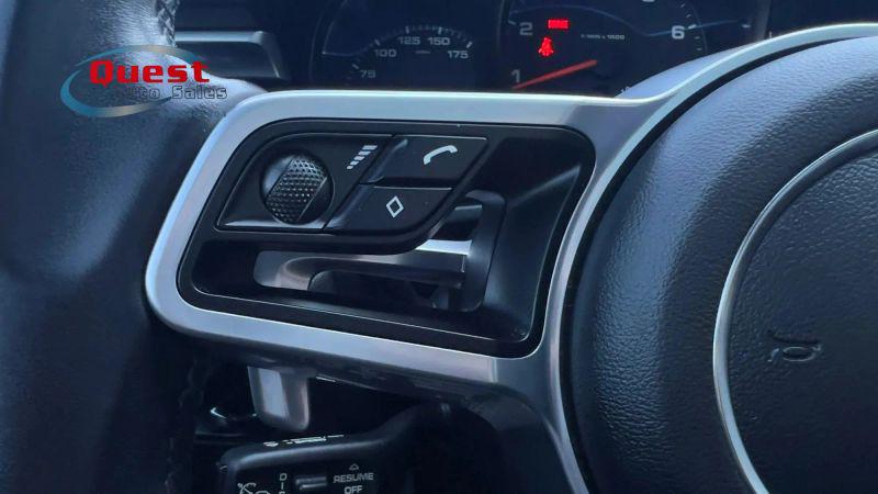 2020 Porsche Macan Base