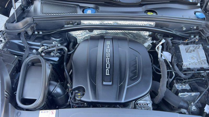 2020 Porsche Macan Base