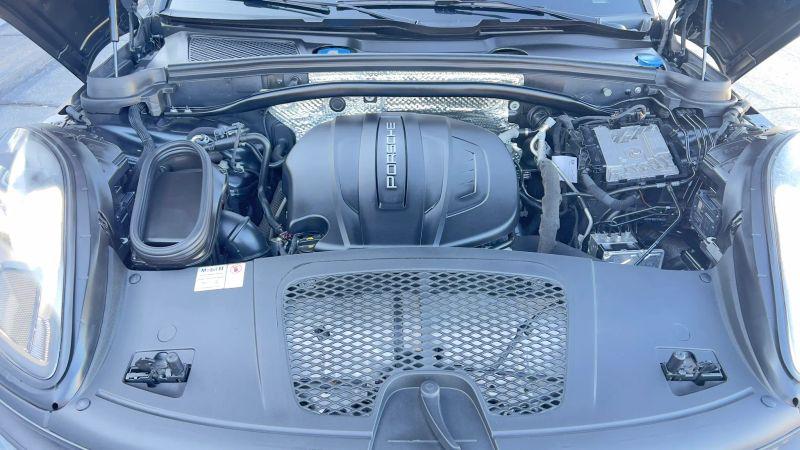 2020 Porsche Macan Base