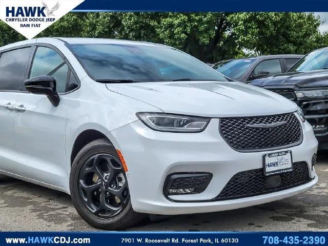 2024 Chrysler Pacifica Hybrid S Appearance Pkg