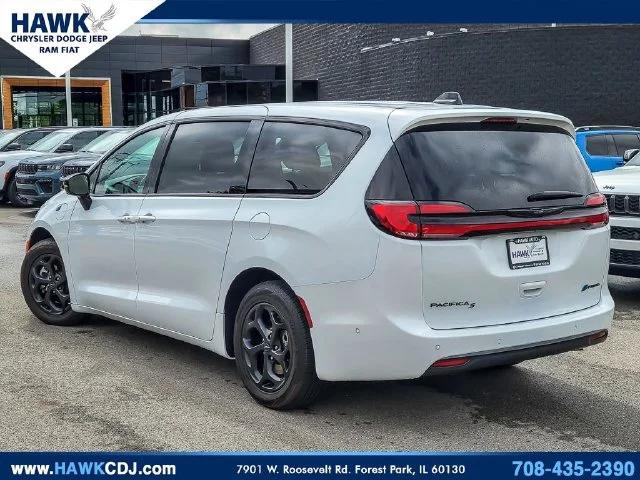 2024 Chrysler Pacifica Hybrid S Appearance Pkg