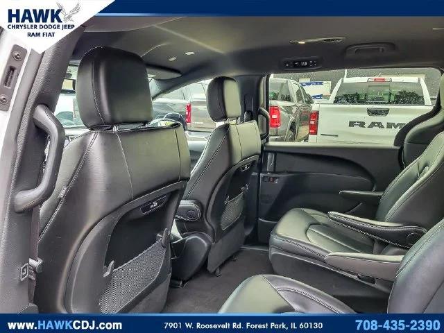 2024 Chrysler Pacifica Hybrid S Appearance Pkg