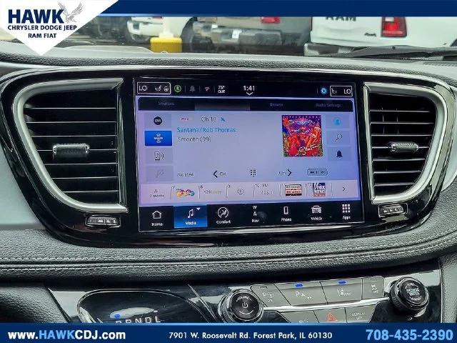 2024 Chrysler Pacifica Hybrid S Appearance Pkg