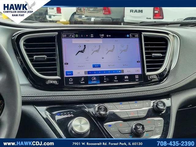 2024 Chrysler Pacifica Hybrid S Appearance Pkg