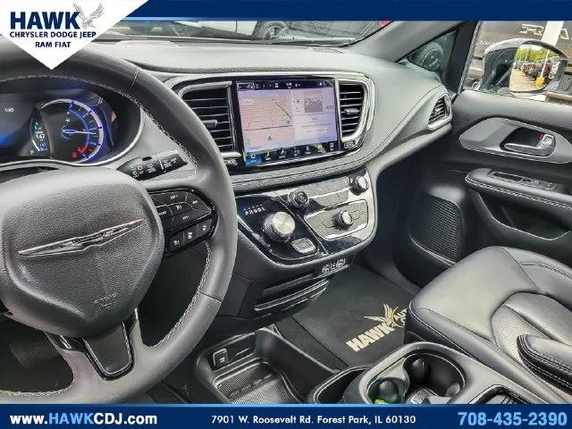 2024 Chrysler Pacifica Hybrid S Appearance Pkg