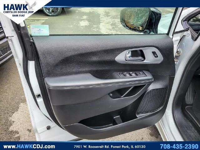 2024 Chrysler Pacifica Hybrid S Appearance Pkg