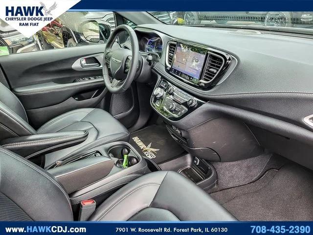 2024 Chrysler Pacifica Hybrid S Appearance Pkg