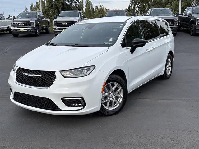 2025 Chrysler Pacifica Select for sale in Bellingham, WA