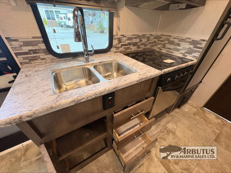 2017 Forest River Surveyor 201RBS TRAVEL TRAILER