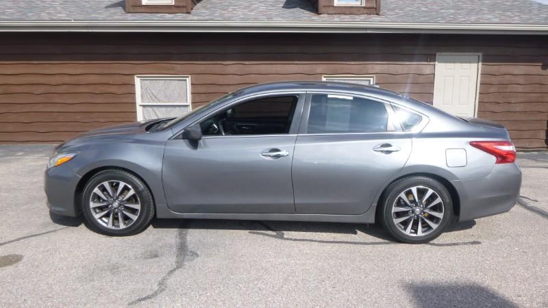 2017 Nissan Altima 2.5 SV for sale in Lincoln, NE