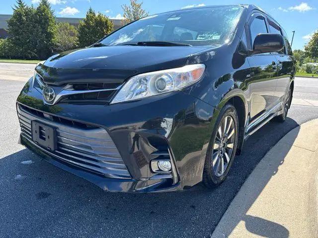 2018 Toyota Sienna XLE for sale in Dexter, MI