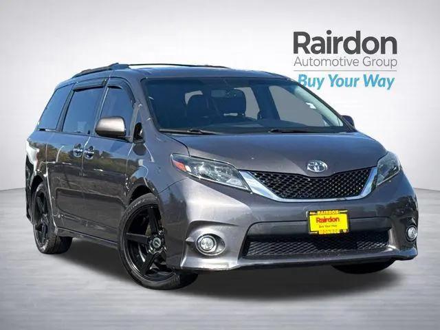 2015 Toyota Sienna SE 8 Passenger for sale in Monroe, WA