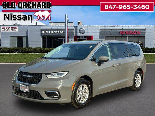 2023 Chrysler Pacifica Touring L for sale in Skokie, IL