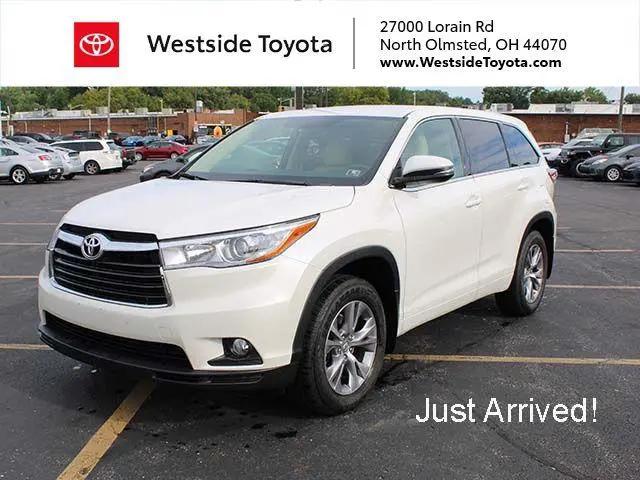 2015 Toyota Highlander LE Plus V6 for sale in North Olmsted, OH