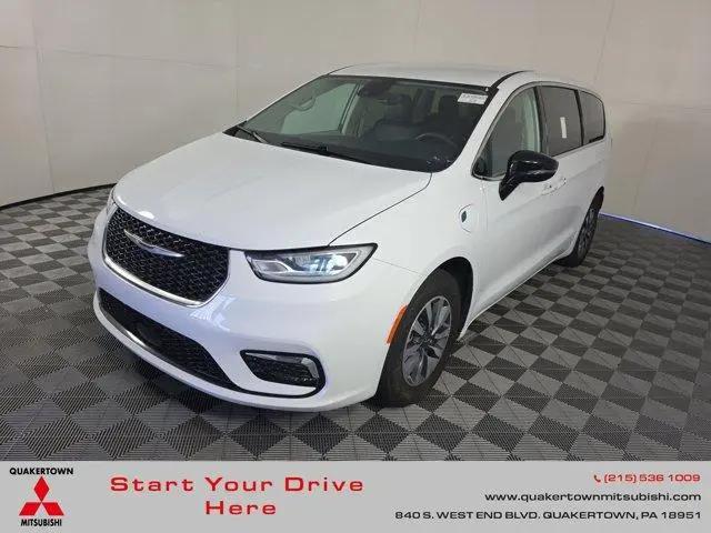 2024 Chrysler Pacifica Hybrid Select for sale in Quakertown, PA