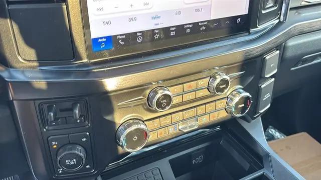 2027 Ford F-350 LARIAT