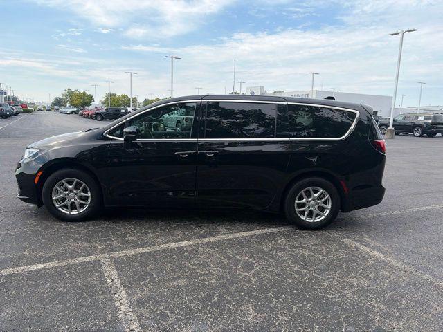 2025 Chrysler Pacifica Select for sale near Lima, OH