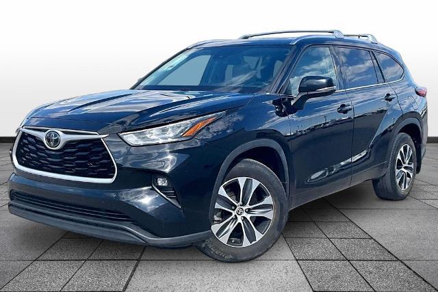 2020 Toyota Highlander XLE for sale in Hutchinson, KS