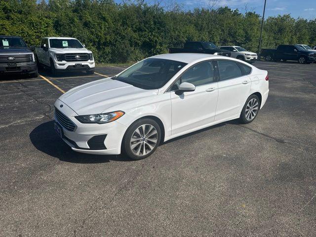 2020 Ford Fusion SE for sale in Oconomowoc, WI
