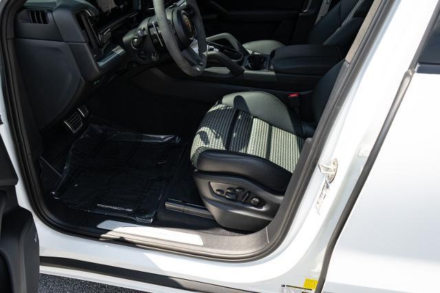 2024 Porsche Cayenne E-Hybrid S