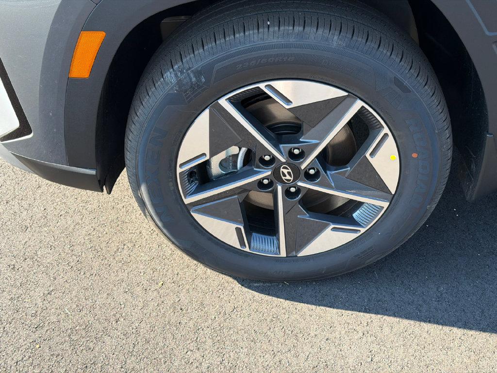 New 2026 Gray HYUNDAI SEL AWD image 12