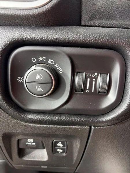 2019 Ram 1500 Big Horn/Lone Star Crew Cab 4x4 57 Box