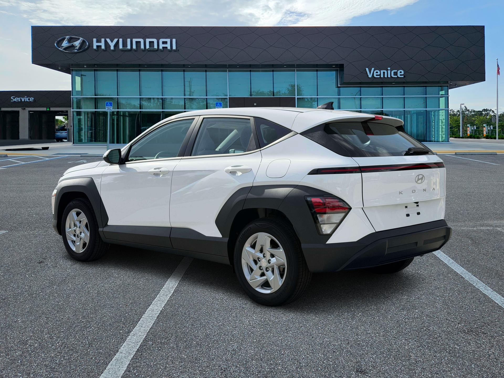 2027 Hyundai KONA SE FWD - Image 4