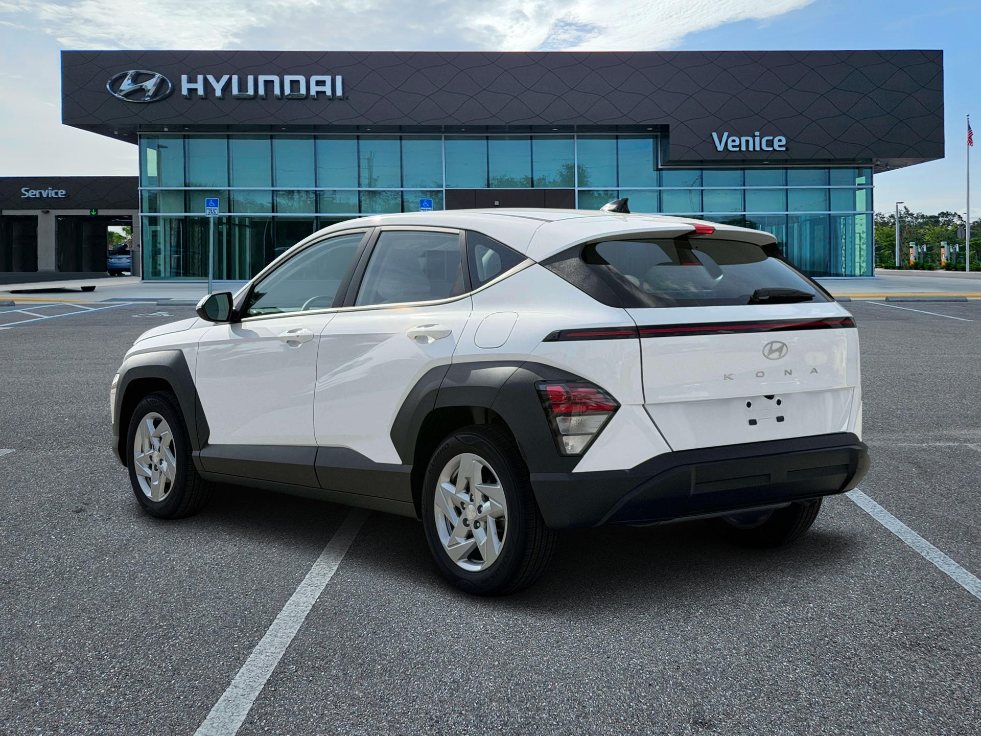 2027 Hyundai KONA SE FWD - Image 5