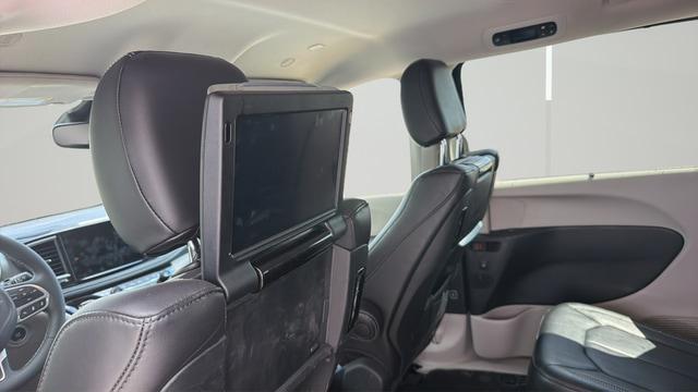 2023 Chrysler Pacifica Touring L AWD