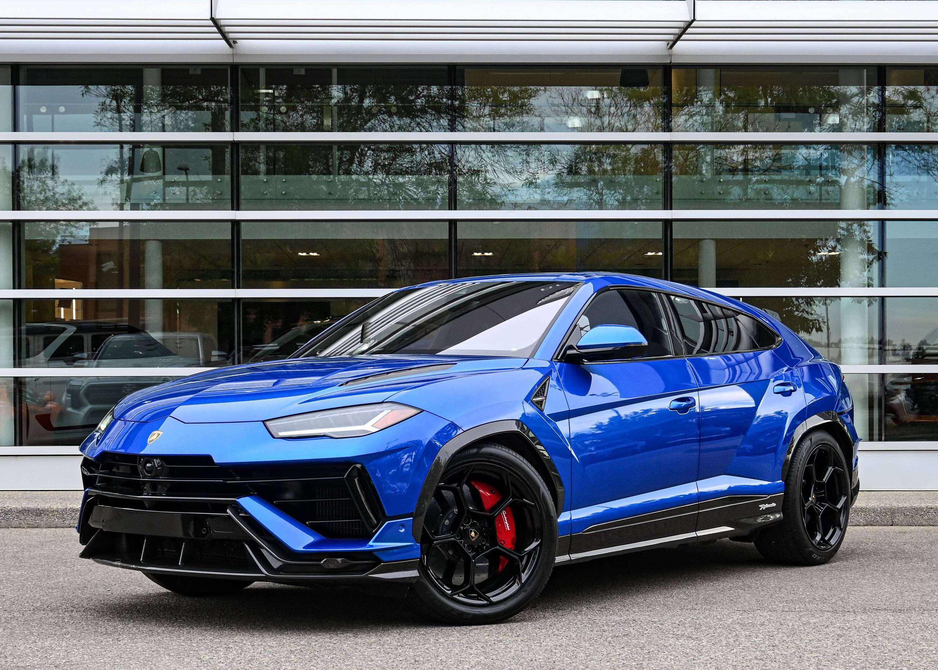 /2023 Lamborghini Urus