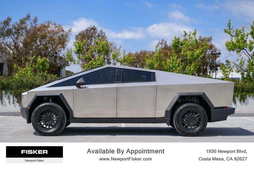 Used 2024 Tesla Cybertruck Base with VIN 7G2CEHEDXRA050633 for sale in Costa Mesa, CA