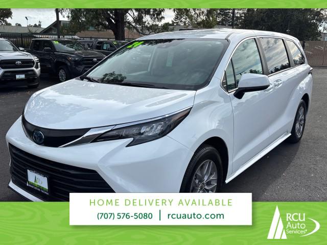 2024 Toyota Sienna LE for sale in Santa Rosa, CA
