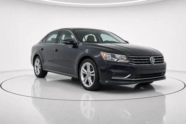 2019 Volkswagen Passat 2.0T Wolfsburg Edition for sale in Waukegan, IL