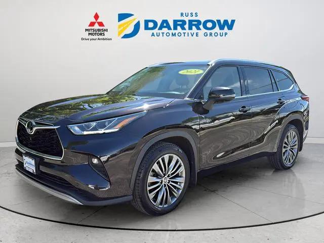 2021 Toyota Highlander Platinum for sale in Waukesha, WI