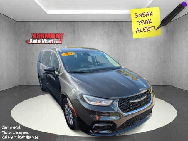 2023 Chrysler Pacifica Touring L for sale in Montpelier, VT