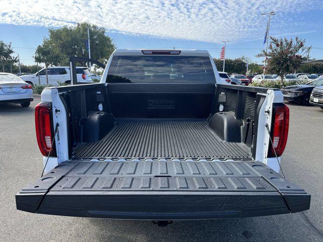 2025 GMC Sierra 1500 2WD Crew Cab Short Box SLT