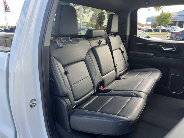 2025 GMC Sierra 1500 2WD Crew Cab Short Box SLT